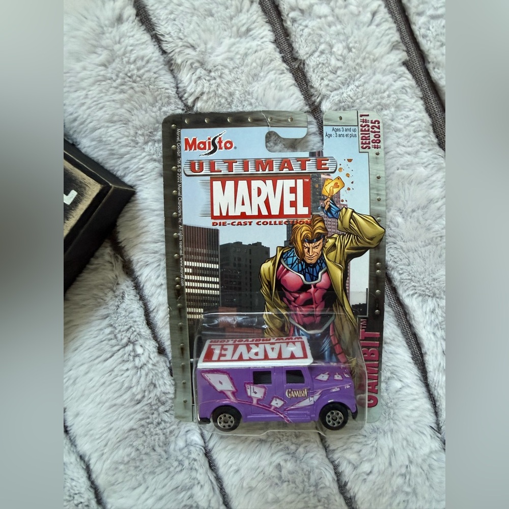 Maisto Marvel Die-Cast Van - Purple